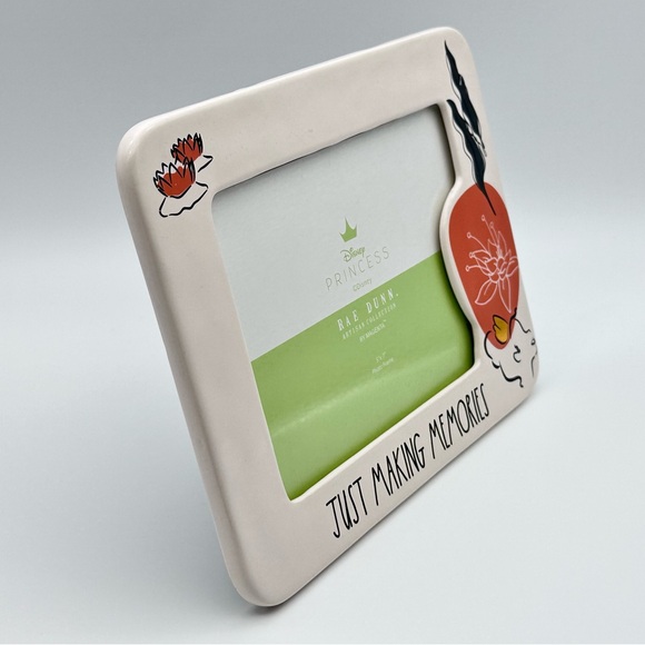 Rae Dunn x Disney Princess JUST MAKING MEMORIES Ceramic Photo Picture Frame - Picture 3 of 5